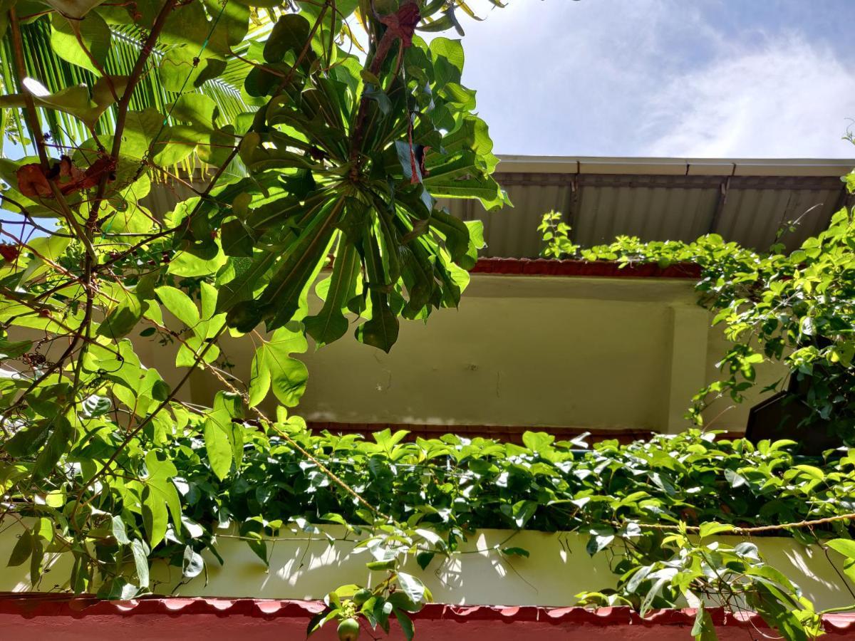 Blue Waves Beach Residency Hotel Varkala Esterno foto