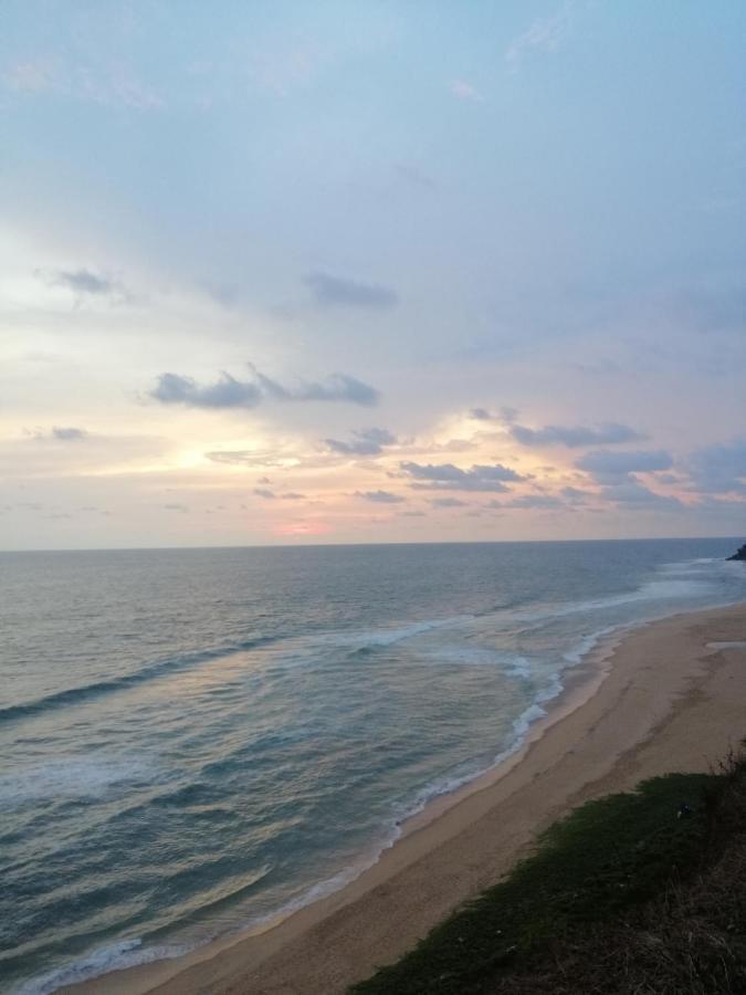 Blue Waves Beach Residency Hotel Varkala Esterno foto